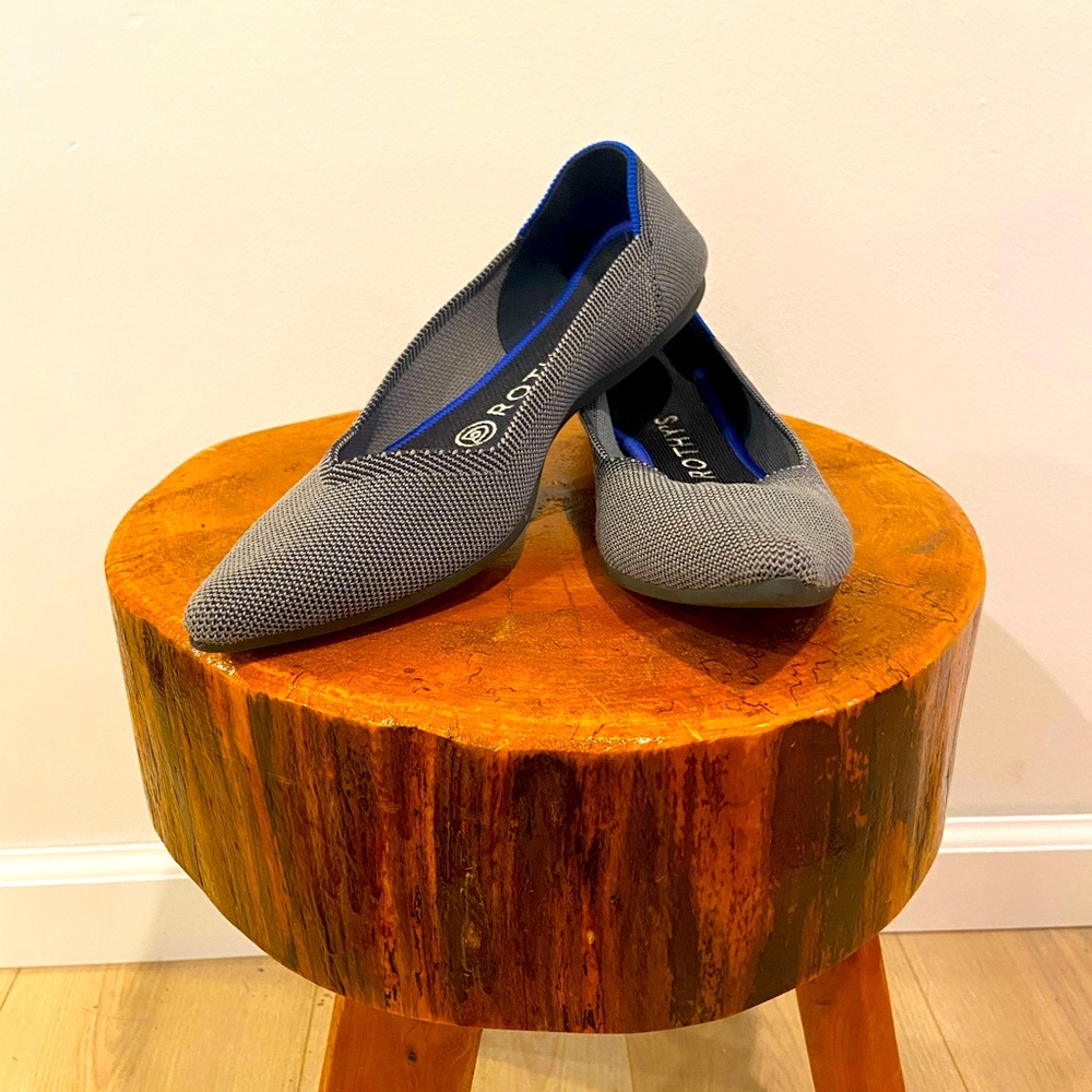 Rothy’s grey pointed shoe
